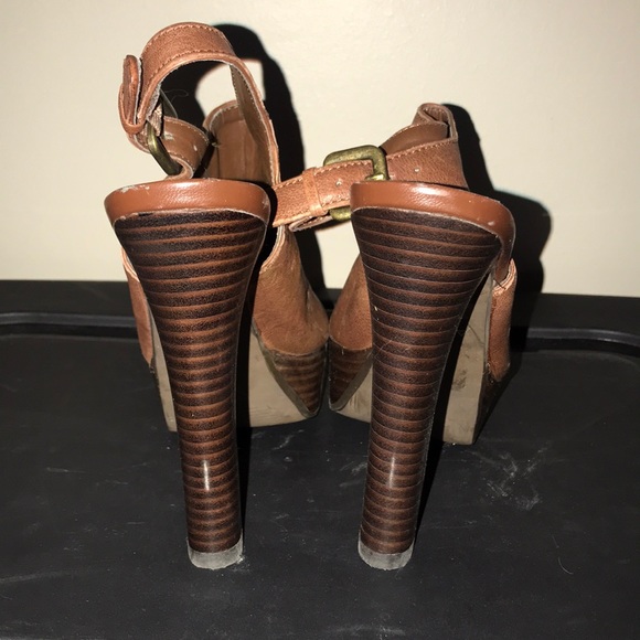 High Heels - Picture 2 of 3